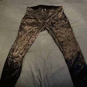 Torrid sz 3 Black velvet leggings new